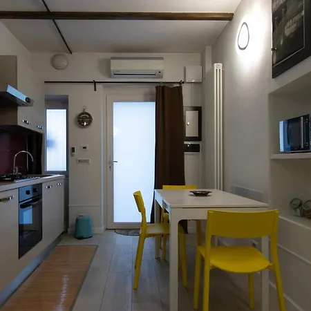 Santa Chiara Apartment