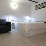 Apartament Santa Chiara *