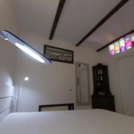 Santa Chiara Apartament *